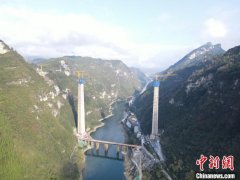 渝湘复线高速公路磨寨乌江特
