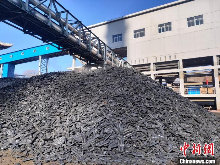 该项目已生产出合格的还原铁产品1.2万余吨。　左权县委宣传部供图