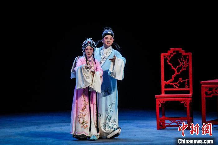 黄梅戏《罗帕记》与《天仙配》《女驸马》齐名，被誉为黄梅戏“三绝” 