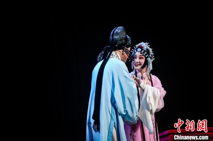 经典黄梅戏《罗帕记》作为开幕大戏精彩亮相全国戏曲(南方片)会演