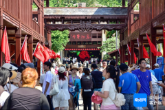 国庆假期，陵水各景区“人气