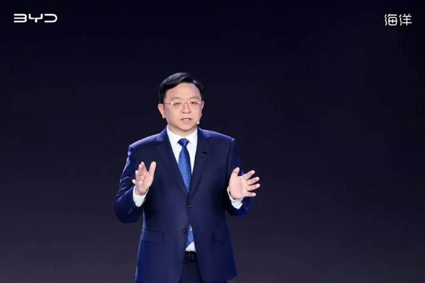 比亚迪智驾下饺子 7万的车也有NOA 王传福：要像安全带一样标配